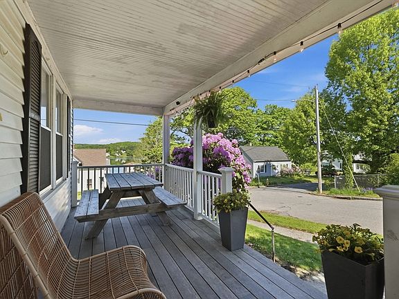 3rd image of 22 Merrill Rd