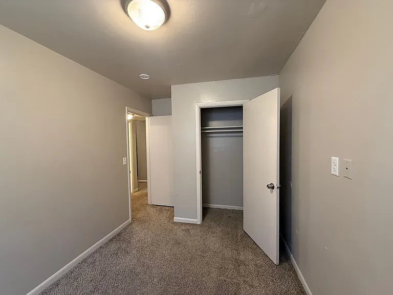 2424 W Savannah St — Photo 19