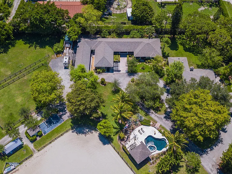 2040 Appaloosa Trl — Photo 40