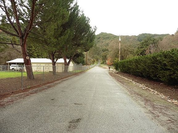 5th image of 16465 Oak Glen Ave