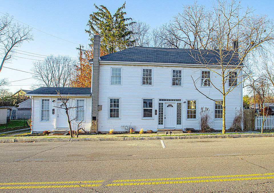 1st image of 104 W Main St