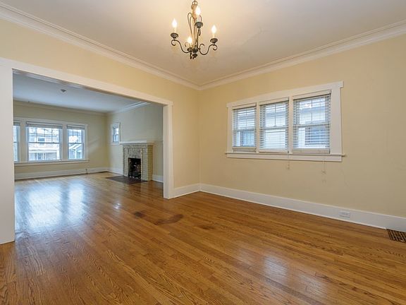 4th image of 1627 Wealthy St SE