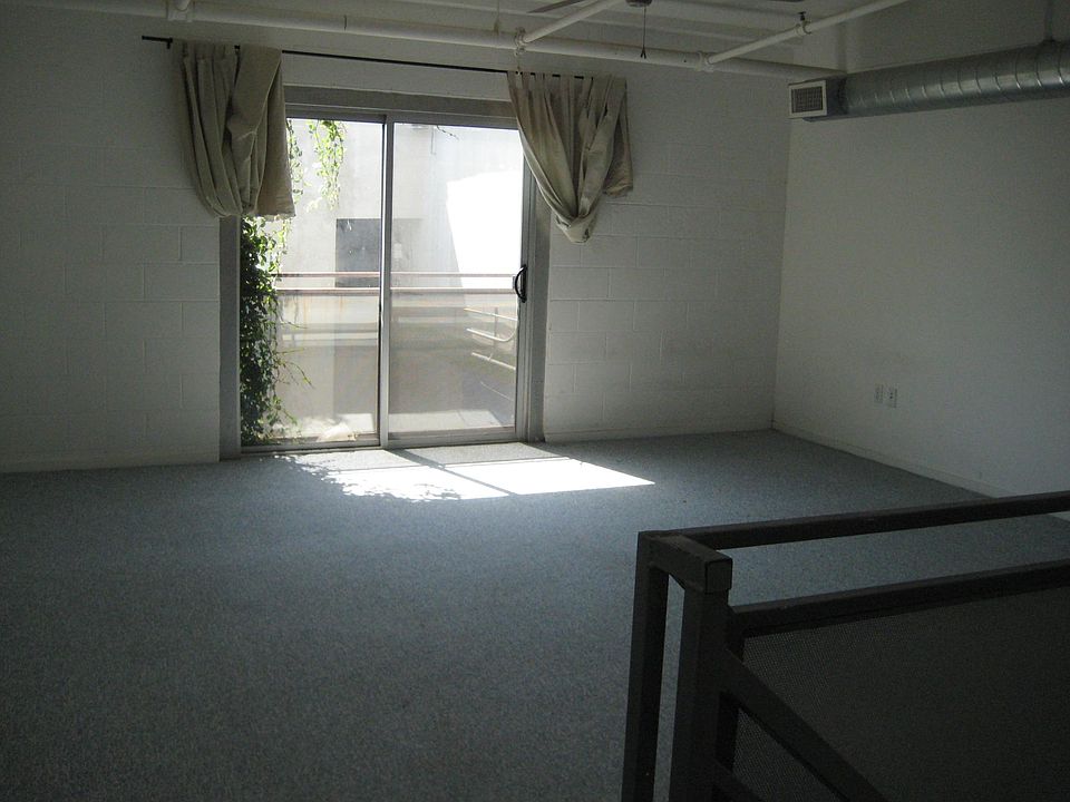 2nd image of 211 W Emporia St #G