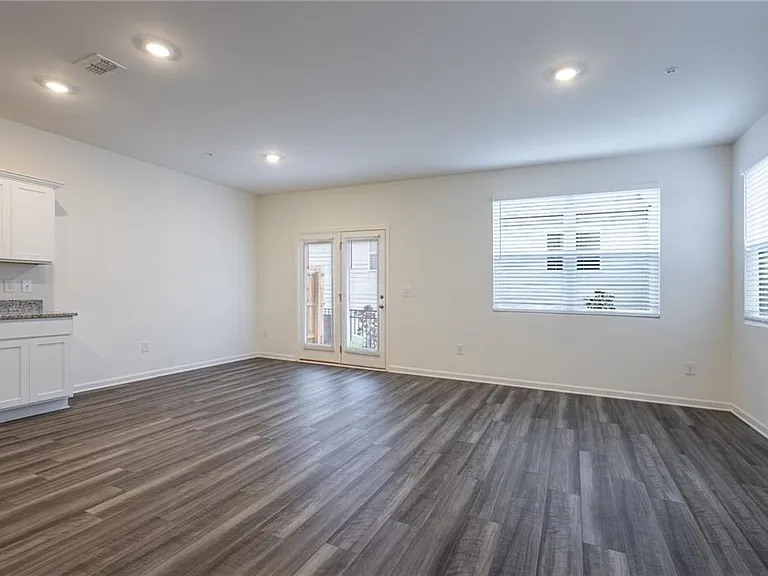 2010 Ayla Dr — Photo 6