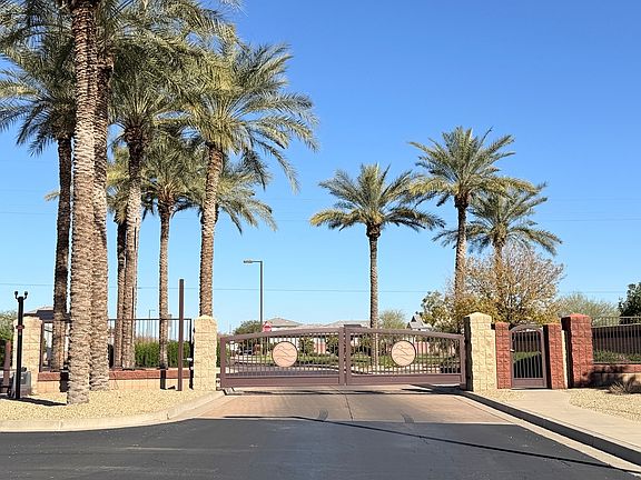 5th image of 14544 W Sierra St