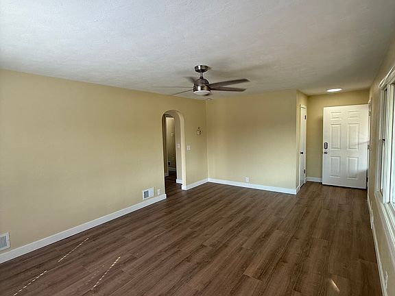 5th image of 25308 S Center St