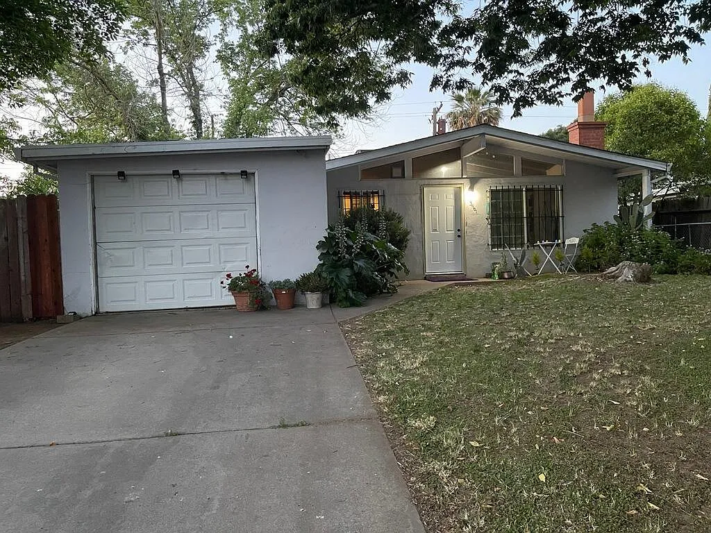 3901 32nd Ave photo 1