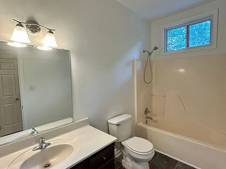 1520 Crawford Wood Dr — Photo 16