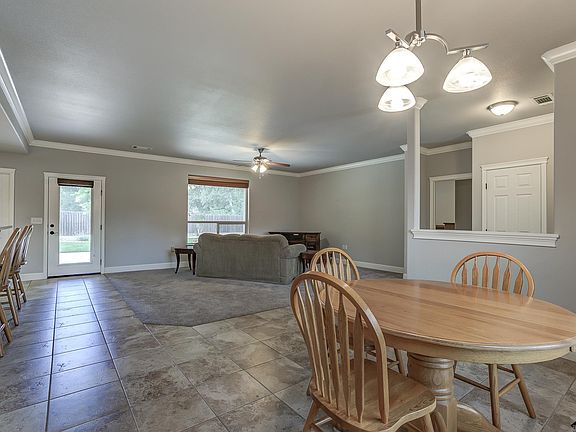 4th image of 12885 Gardenia Ave