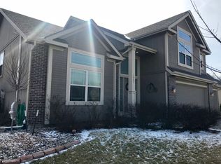 1921 Surrey St, Liberty, MO 64068