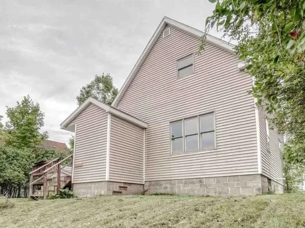 1040 Heights St, Niagara, WI 54151