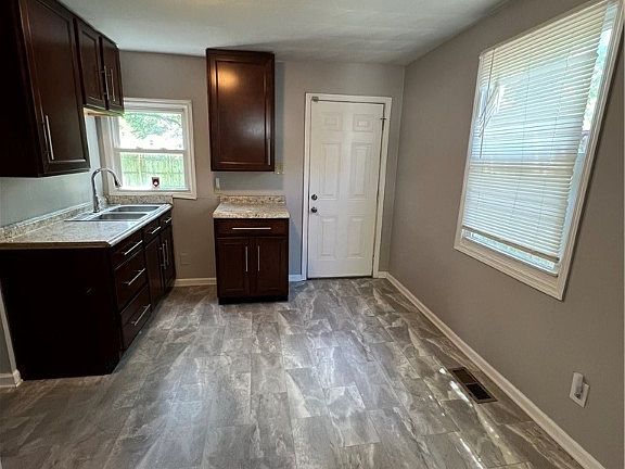 4th image of 4528 Prescott Ave
