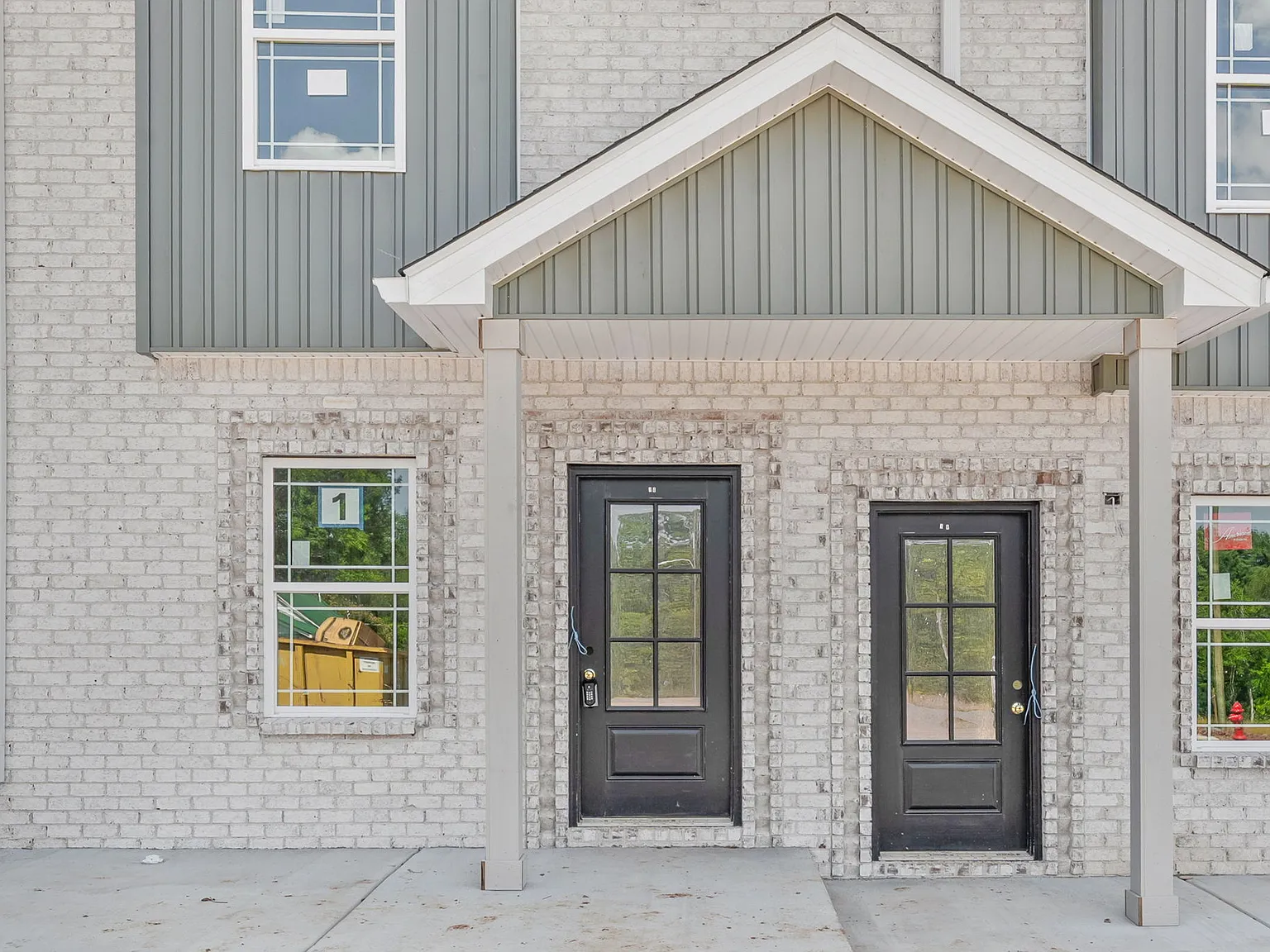2 bed, 2.5 bath, 1000 sqft, $1,200 — Photo 2