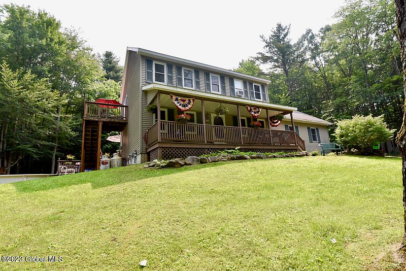 3rd image of 134 Fox Road