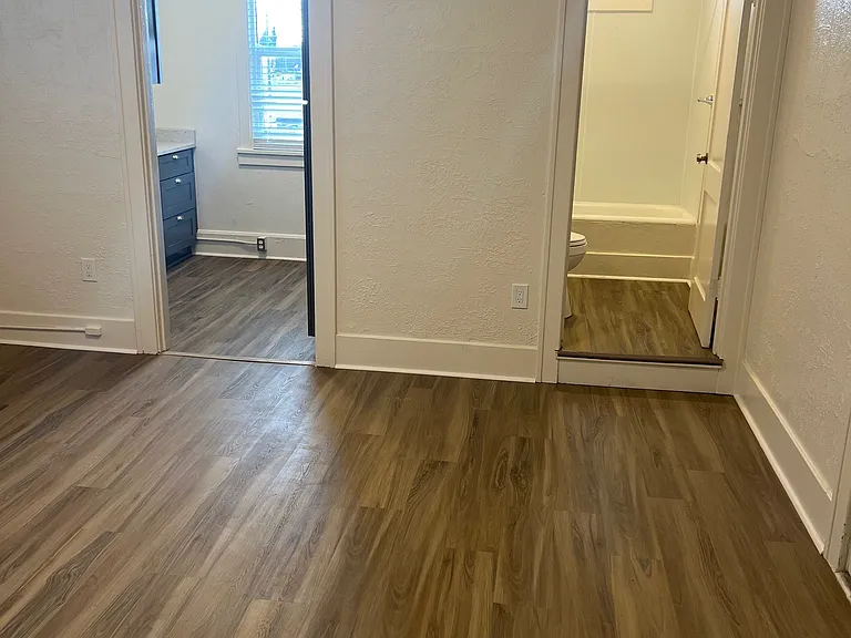 1237 Commerce Ave #6 — Photo 12
