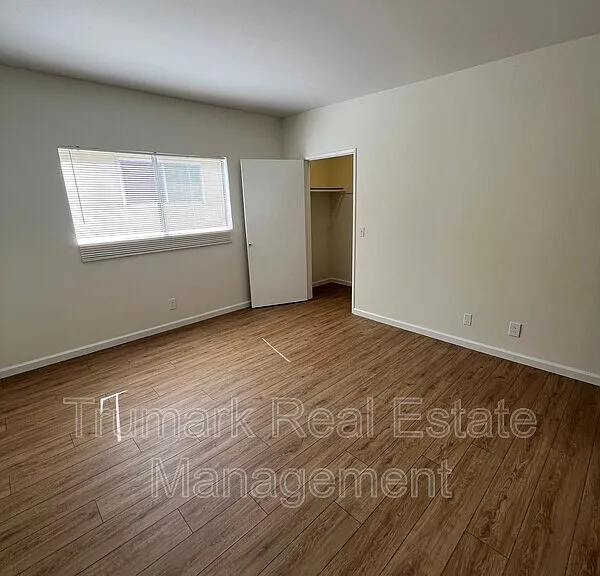 2713 Montrose Ave #4 — Photo 9