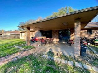 417 Trinity River Rd, Fairfield, TX 75840