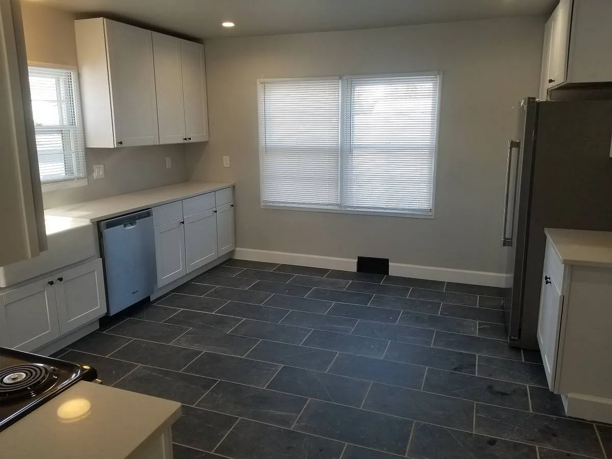3 bed, 1600 sqft, $2,100 — Photo 3