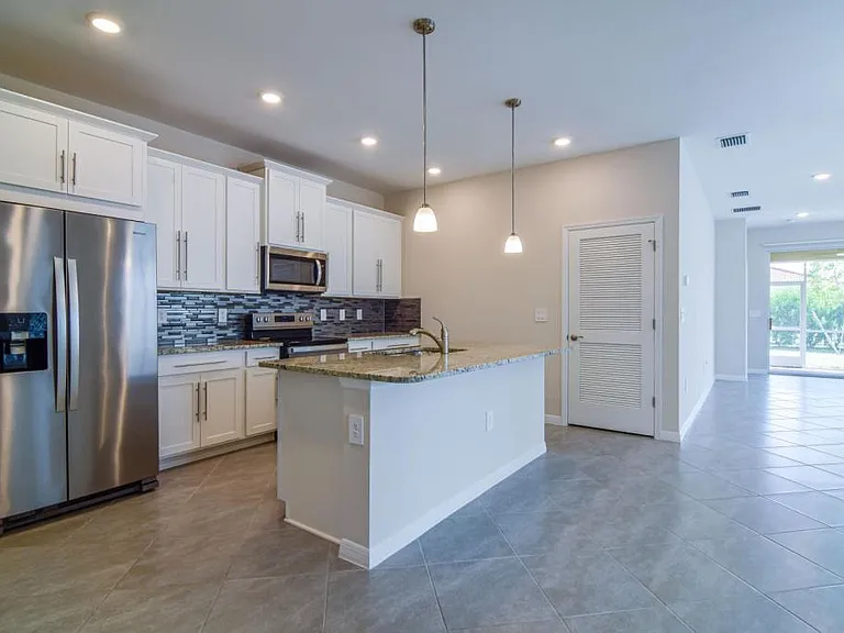 3005 Royal Gardens Ave — Photo 5