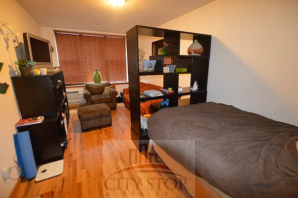 Rented by City Stop Realty | media 4