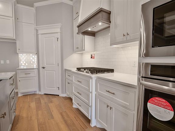 5th image of 1625 NE 32nd St