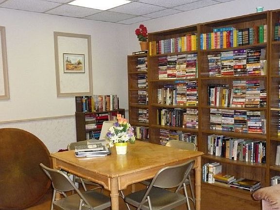 4th image of 200 Oak St APT 1003