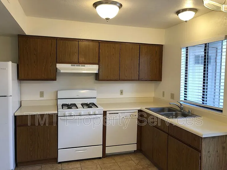 172 W Price St #2 — Photo 9