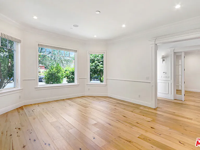 11540 Clover Ave — Photo 13