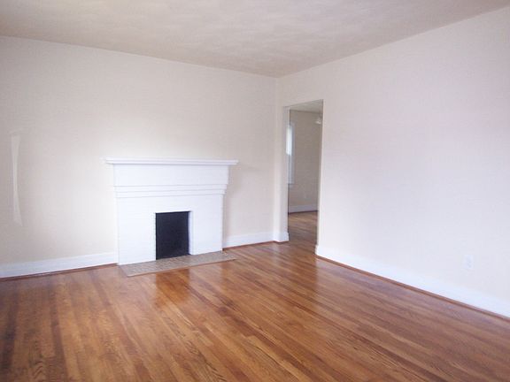 3rd image of 4721 Delray St NE