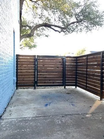 Bel Air Oaks — Photo 35