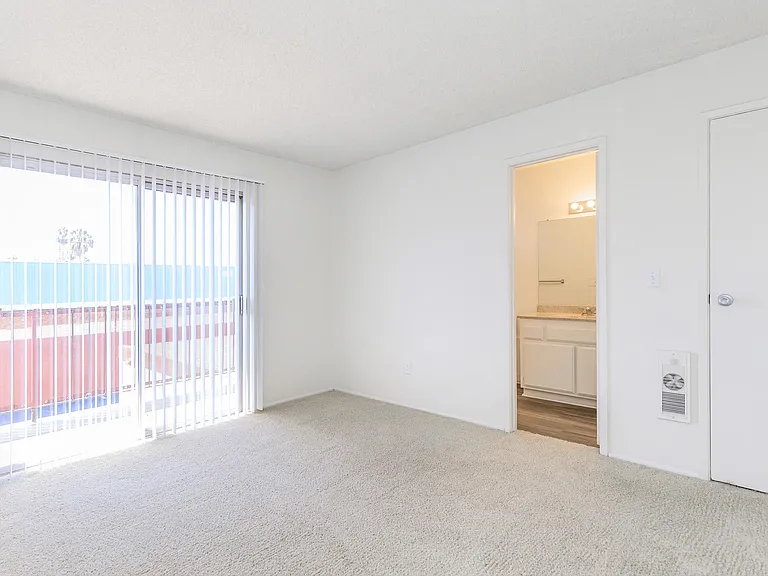 Del Amo Apartment Homes — Photo 17