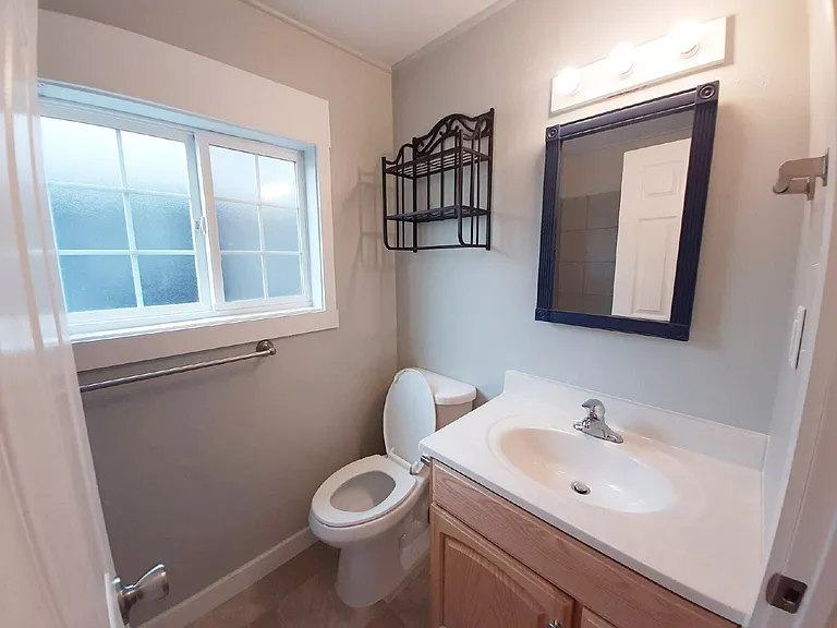 113 E Hilliard Ln — Photo 12