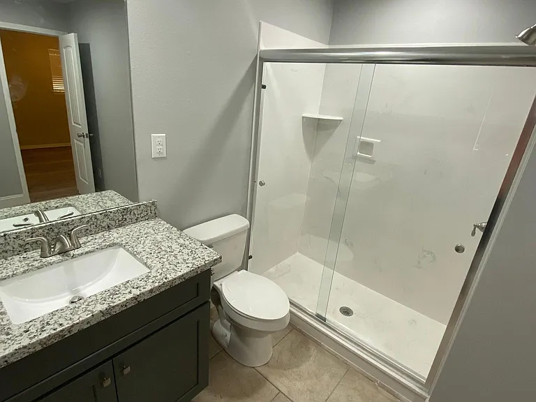 628 Carrollton Ave — Photo 10