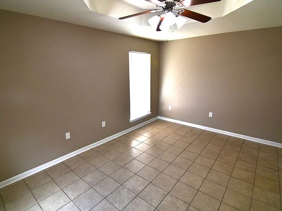 5th image of 1116 Willow Creek Dr