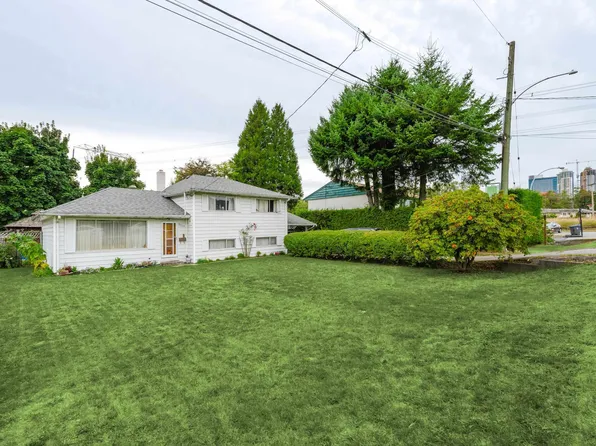 9253 137a St, Surrey, BC V3V 5W8