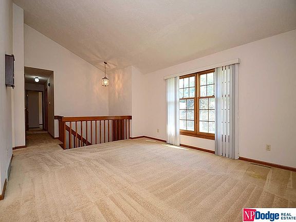 5th image of 15365 Burt St