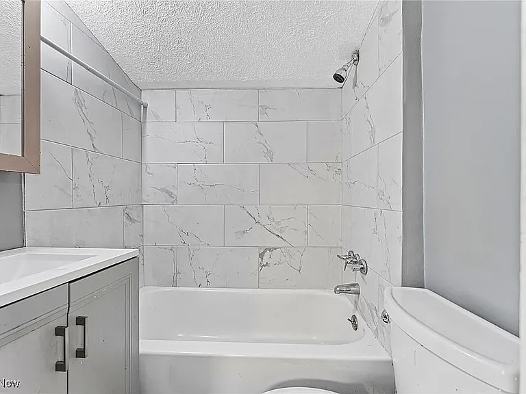4475 Silverdale Rd — Photo 8
