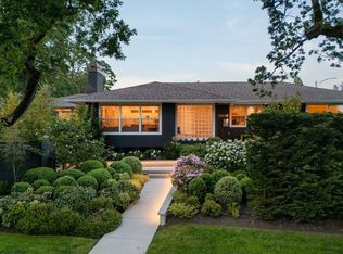 3311 Gibbs Rd, Oak Bay, BC V8P4Y5