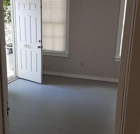 2nd image of 1401 S Washington Ave #B