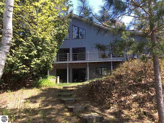 3rd image of 5675 Shirley Ann Dr
