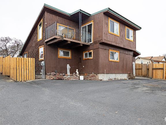 2nd image of 118 W Kelso