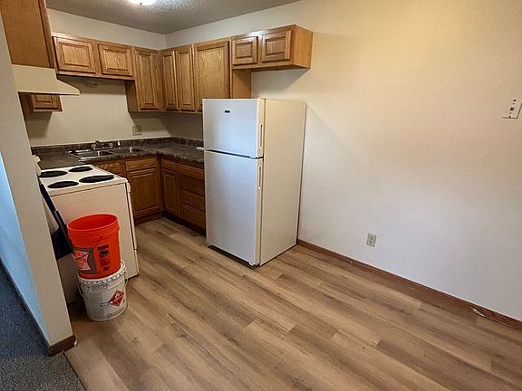 4th image of 335 Iowa Ave #3