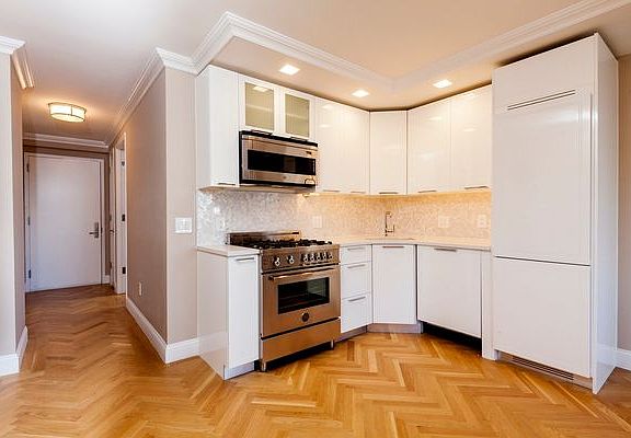 5th image of 305 E 86th St #9FE