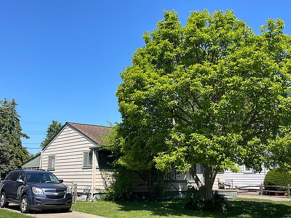3rd image of 6703 Helen St