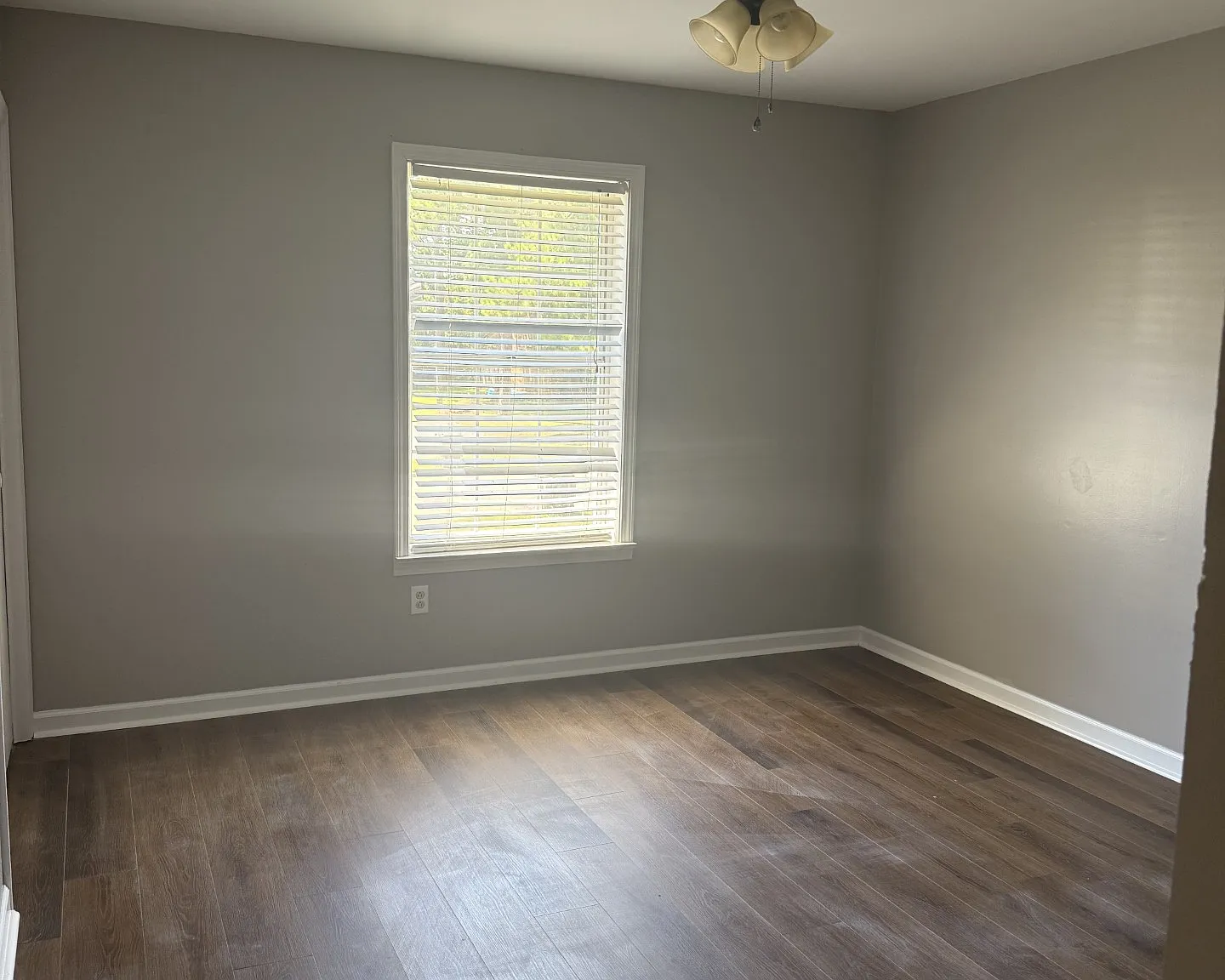 2 bed, 1.5 bath, 1100 sqft, $950 — Photo 3
