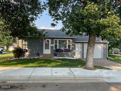 238 2nd Ave NW, Killdeer, ND, 58640