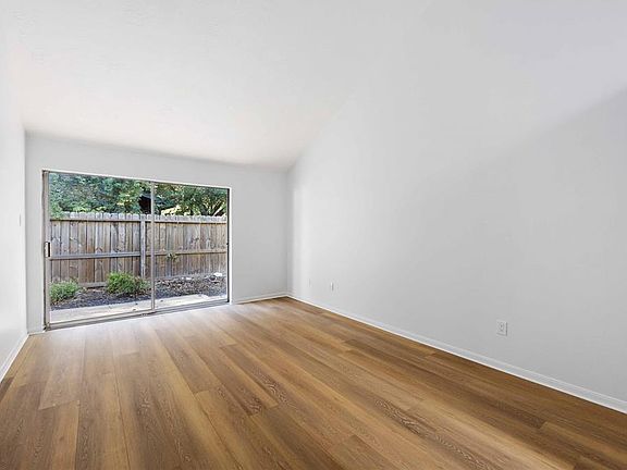 5th image of 16706 Capewood Dr