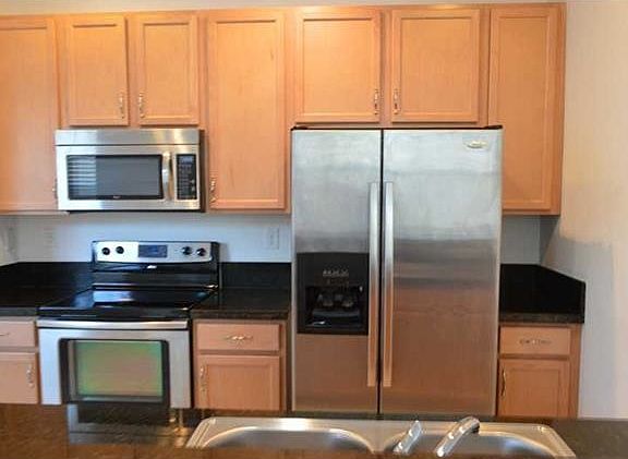 3rd image of 1133 SW 147th Ter