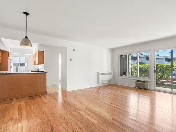 3rd image of 400 Narragansett Pkwy APT Na2