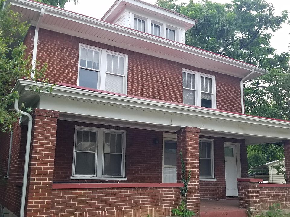 1st image of 623 Mountain Ave SE